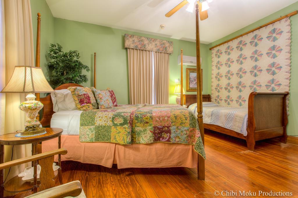 Sweetwater Branch Inn Гейнсвил Стая снимка